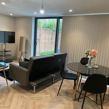 Wimbledon Luxury 3Bedroom Apartment Raynes Park Eksteriør bilde