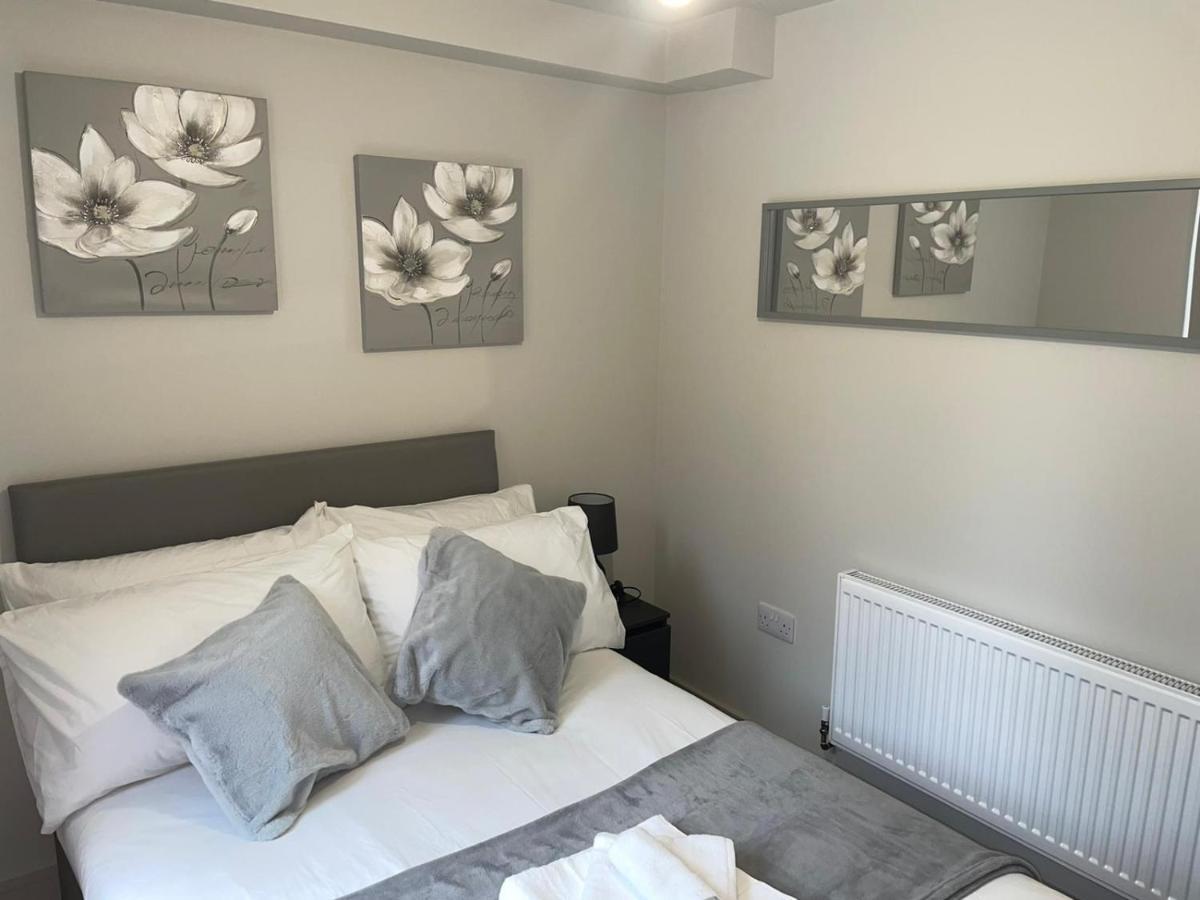 Wimbledon Luxury 3Bedroom Apartment Raynes Park Eksteriør bilde
