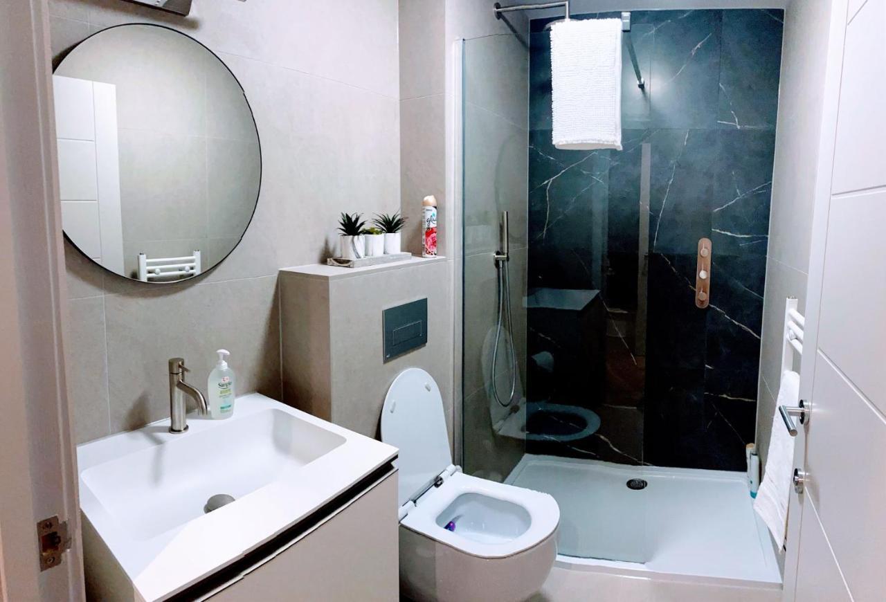 Wimbledon Luxury 3Bedroom Apartment Raynes Park Eksteriør bilde
